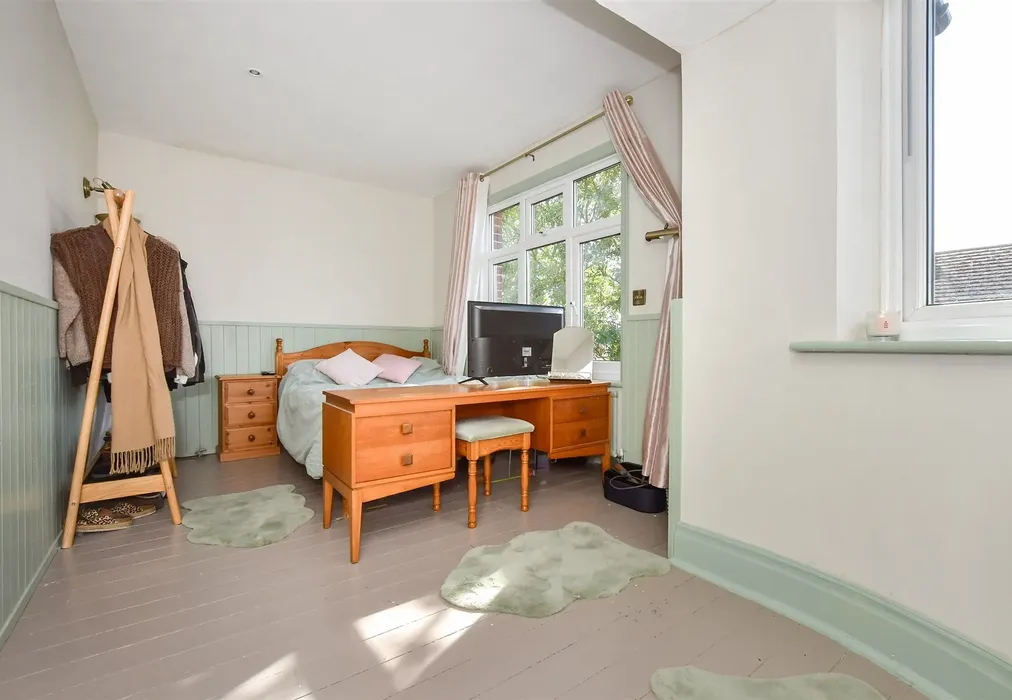 Bedroom 3 - Rectory Gardens, Whitstable, Kent - Wards of Kent
