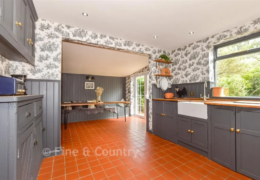 Kitchen - Rectory Gardens, Whitstable, Kent - Wards of Kent