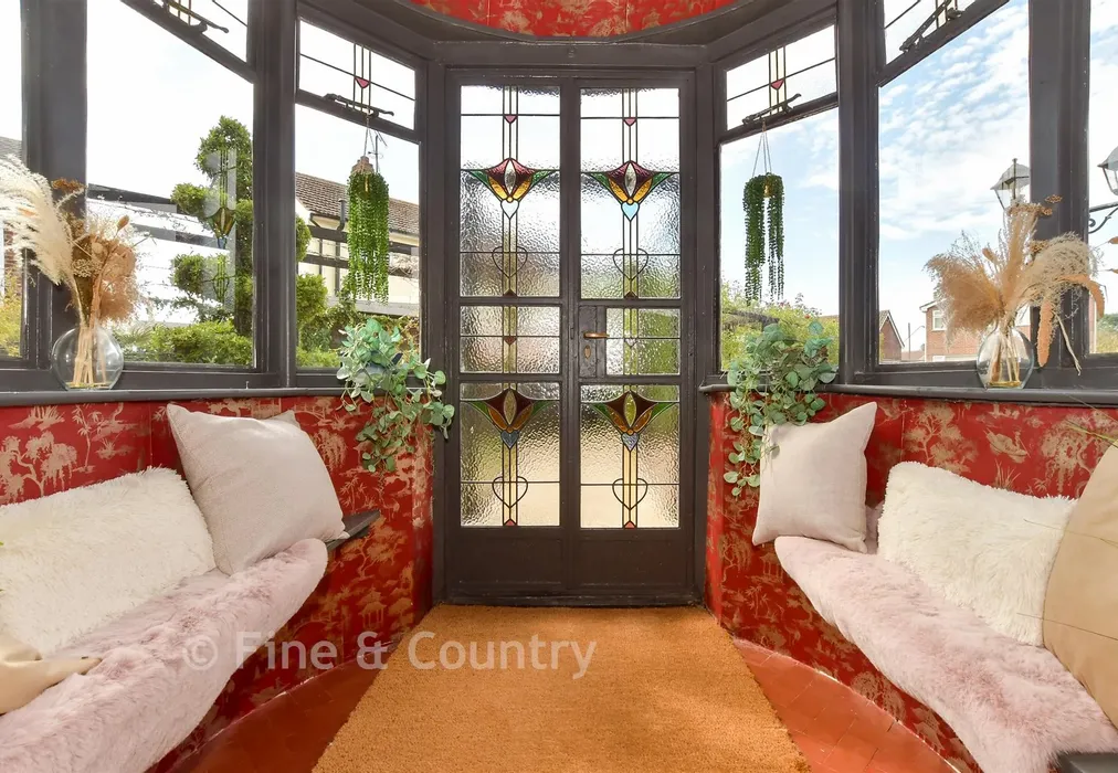 Porch - Rectory Gardens, Whitstable, Kent - Wards of Kent