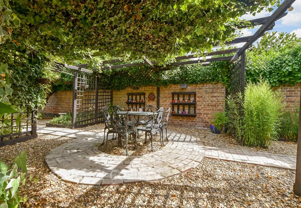 Rear Garden - Rectory Gardens, Whitstable, Kent - Wards of Kent