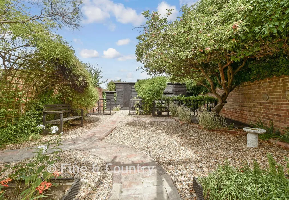 Rear Garden - Rectory Gardens, Whitstable, Kent - Wards of Kent