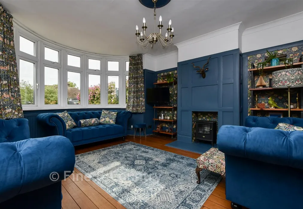 Lounge - Rectory Gardens, Whitstable, Kent - Wards of Kent