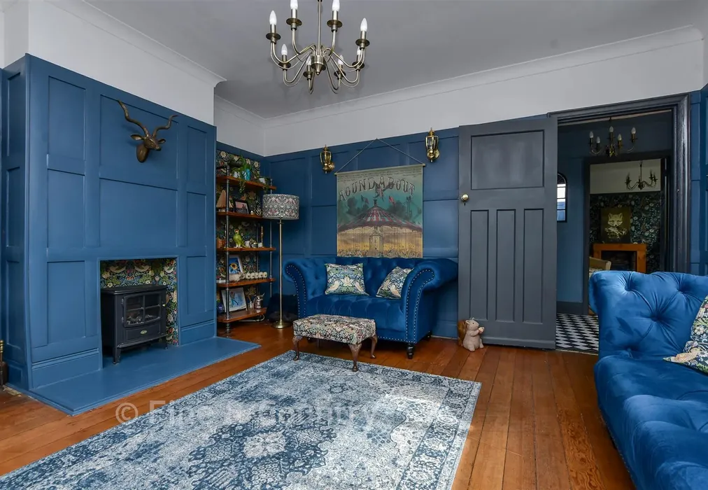Lounge - Rectory Gardens, Whitstable, Kent - Wards of Kent