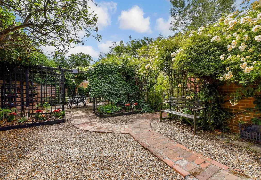 Rear Garden - Rectory Gardens, Whitstable, Kent - Wards of Kent