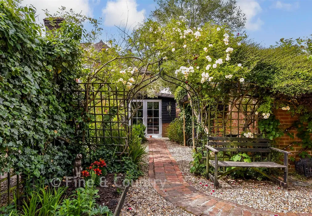 Rear Garden - Rectory Gardens, Whitstable, Kent - Wards of Kent
