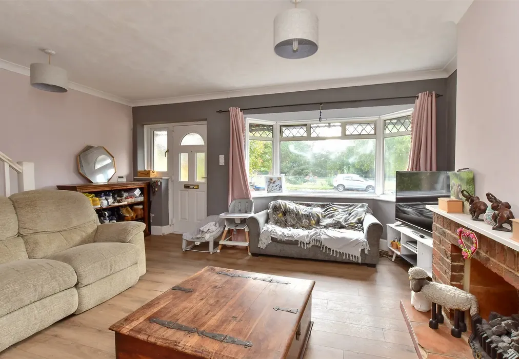 Lounge - Sompting Road, Worthing, West Sussex - Wards of Kent