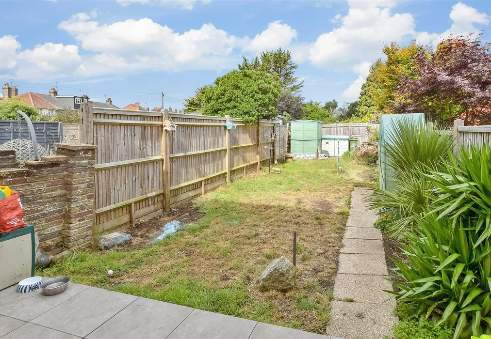 Rear Garden - Sompting Road, Worthing, West Sussex - Wards of Kent