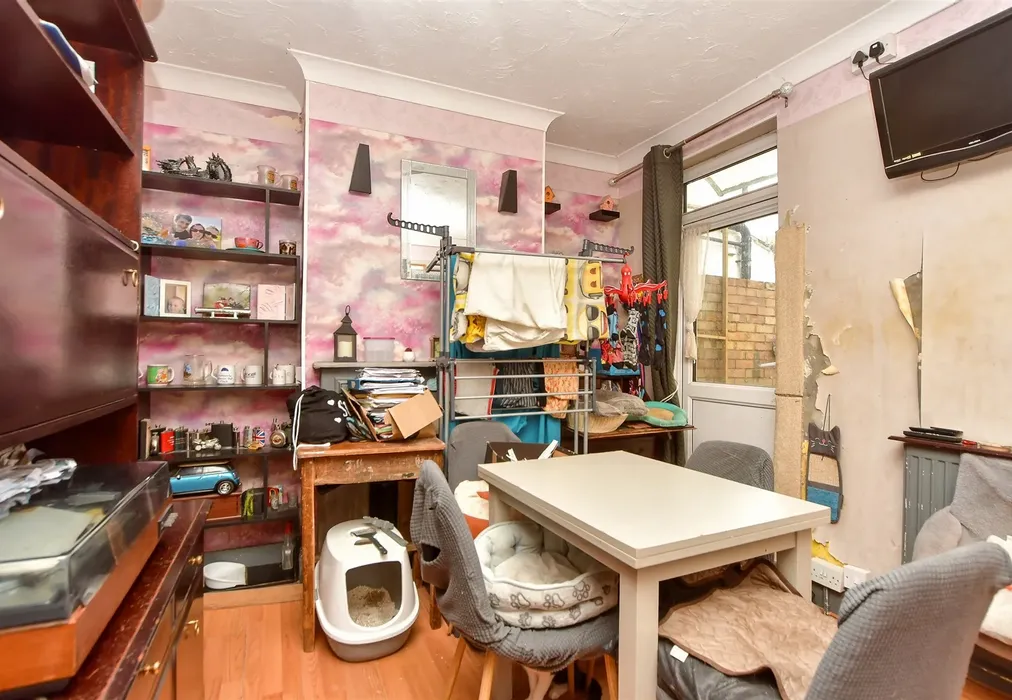 Dining Room - Wickham Street, Rochester, Kent - Wards of Kent