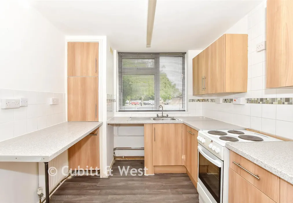 Kitchen - Juniper Square, Havant, Hampshire - Wards of Kent