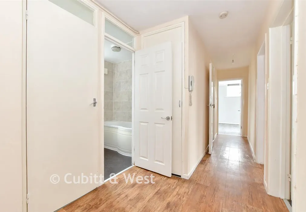 Hallway - Juniper Square, Havant, Hampshire - Wards of Kent