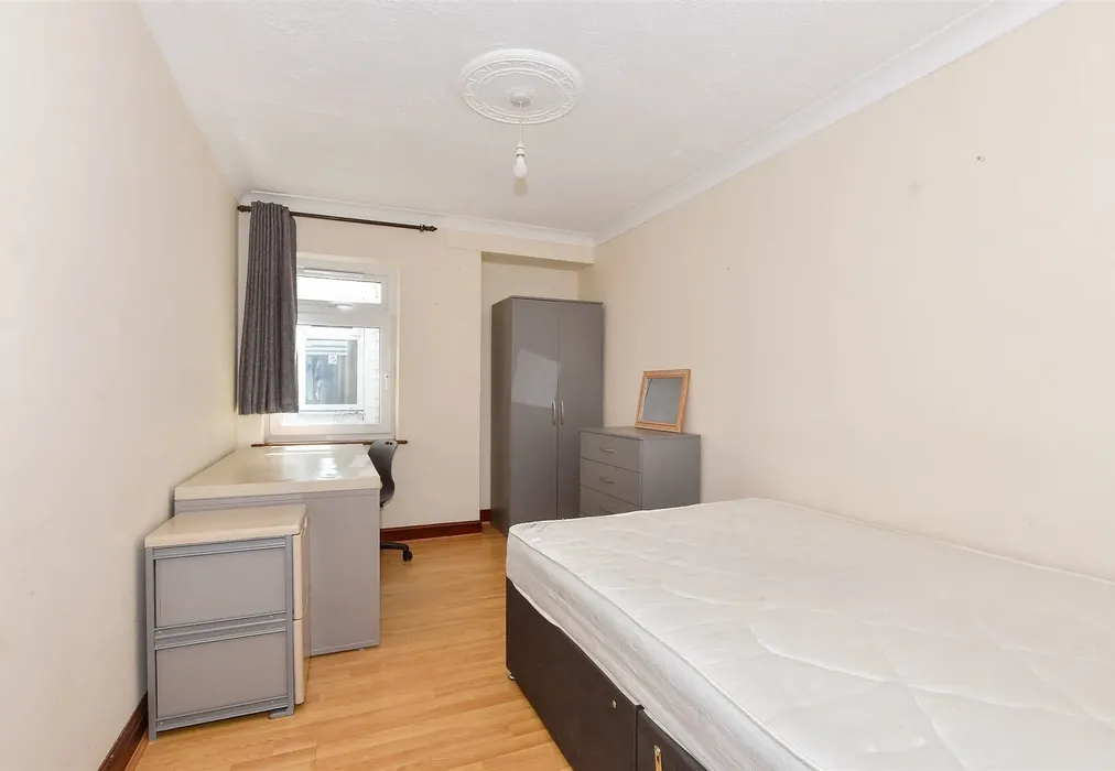 Bedroom 5 - Headcorn Drive, Canterbury, Kent - Wards of Kent