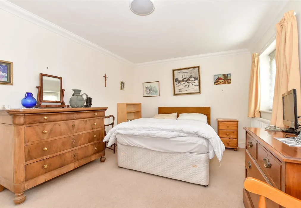 Bedroom 1 - Tanners Hill, Hythe, Kent - Wards of Kent