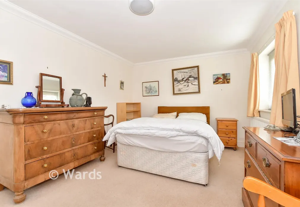 Bedroom 1 - Tanners Hill, Hythe, Kent - Wards of Kent