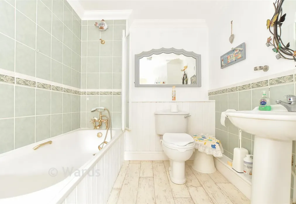 Bathroom - Tanners Hill, Hythe, Kent - Wards of Kent