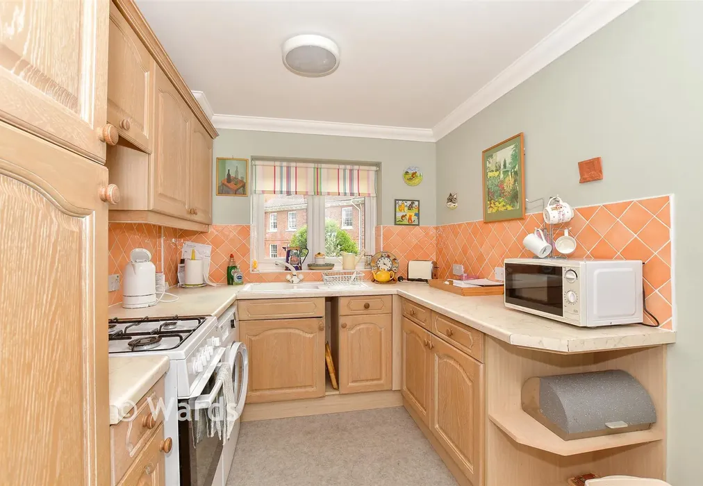Kitchen - Tanners Hill, Hythe, Kent - Wards of Kent