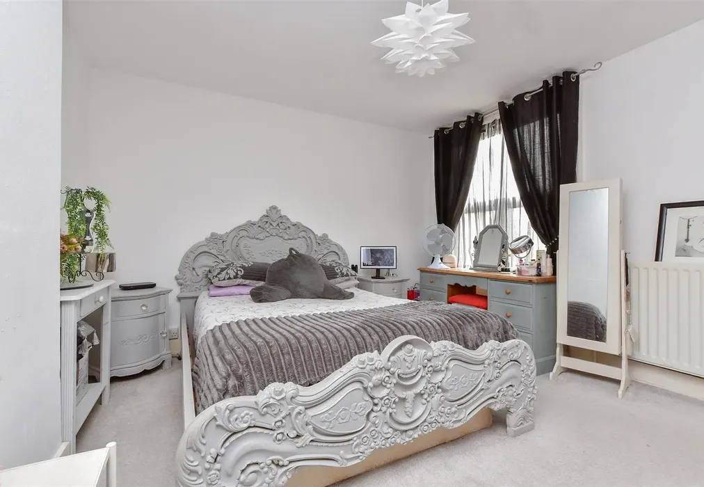 Bedroom 1 - Crawford Gardens, Margate, Kent - Wards of Kent