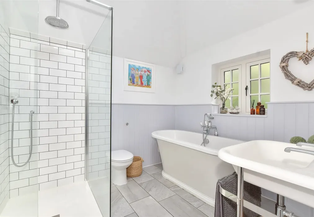 Bathroom - The Street, Adisham, Canterbury, Kent - Wards of Kent