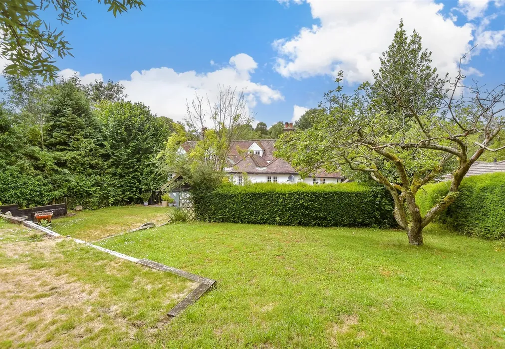 Rear Garden - The Street, Adisham, Canterbury, Kent - Wards of Kent