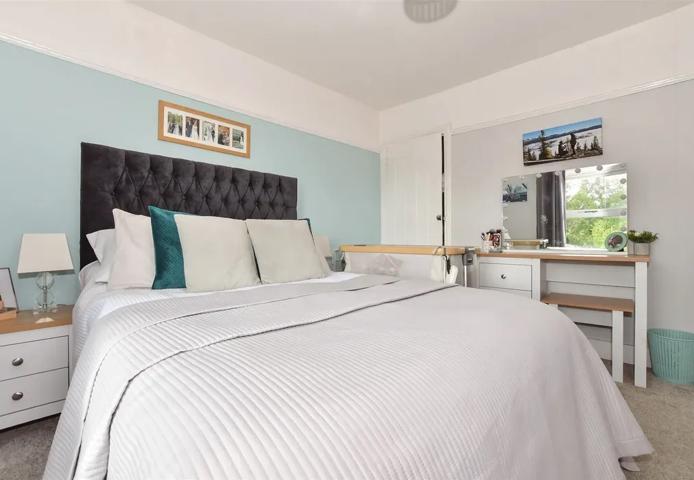 Bedroom 2 - Church Hill, Shepherdswell, Dover, Kent - Wards of Kent