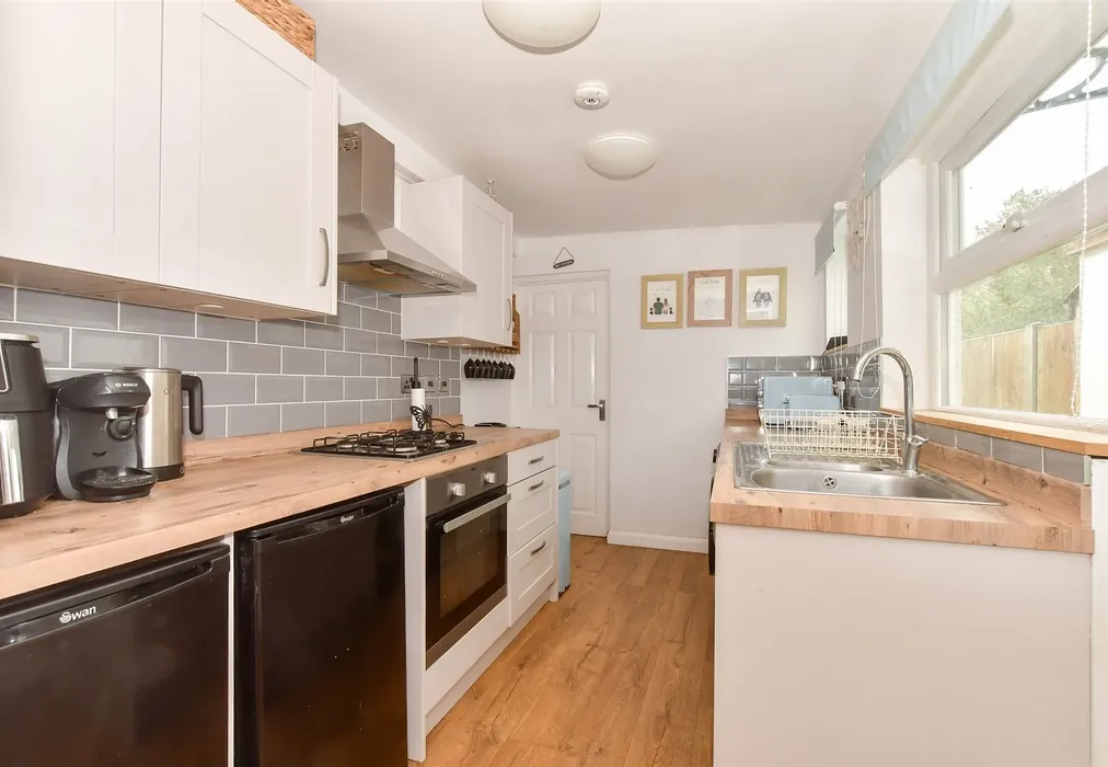 Kitchen - Church Hill, Shepherdswell, Dover, Kent - Wards of Kent