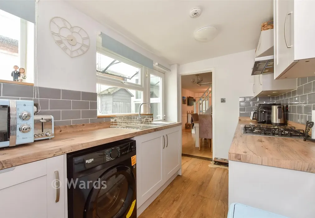 Kitchen - Church Hill, Shepherdswell, Dover, Kent - Wards of Kent