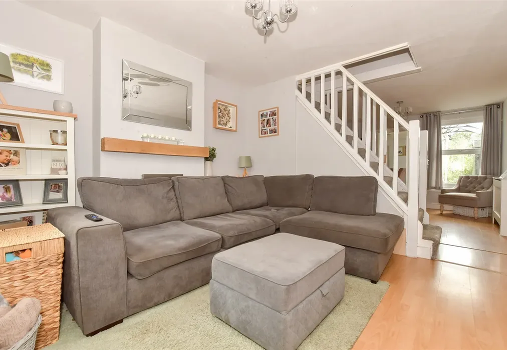 Lounge - Church Hill, Shepherdswell, Dover, Kent - Wards of Kent