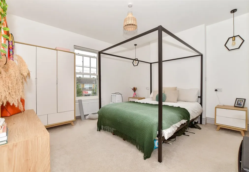 Bedroom 1 - Pound Road, East Peckham, Tonbridge, Kent - Wards of Kent