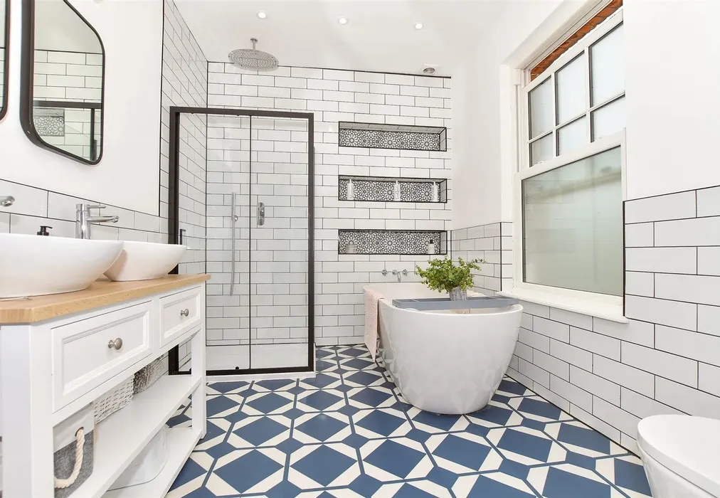 Bathroom - Pound Road, East Peckham, Tonbridge, Kent - Wards of Kent