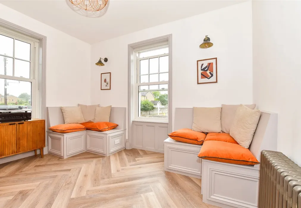 Lounge - Pound Road, East Peckham, Tonbridge, Kent - Wards of Kent