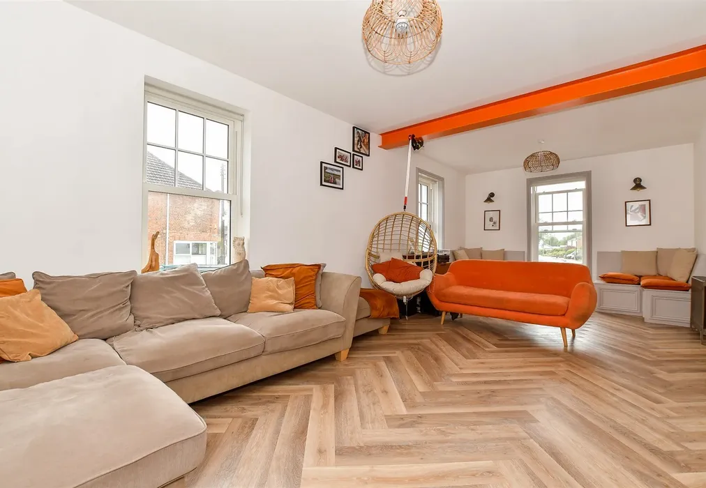 Lounge - Pound Road, East Peckham, Tonbridge, Kent - Wards of Kent