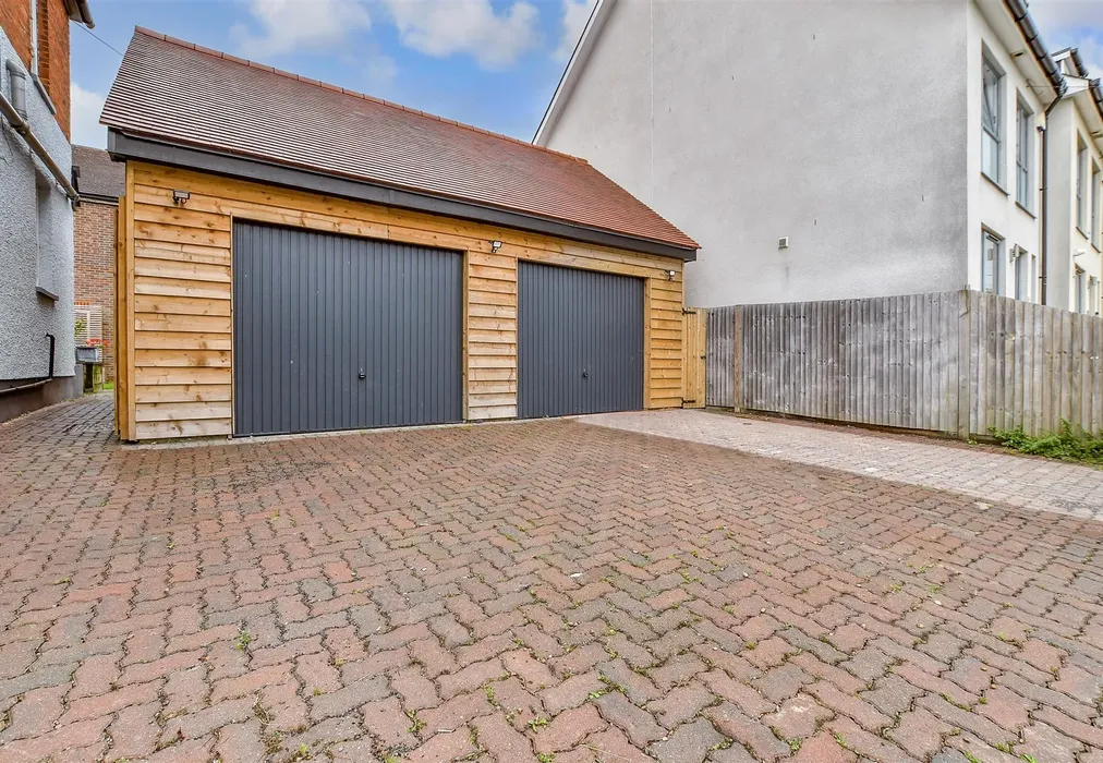 Driveway/Parking - Pound Road, East Peckham, Tonbridge, Kent - Wards of Kent
