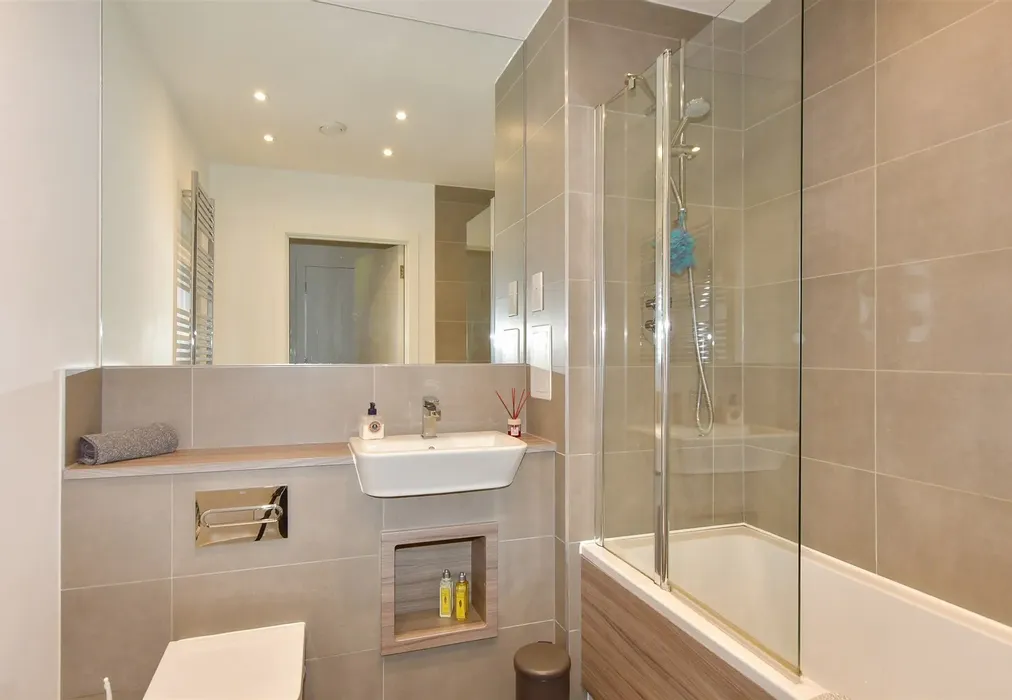 Bathroom - Corys Road, Rochester, Kent - Wards of Kent