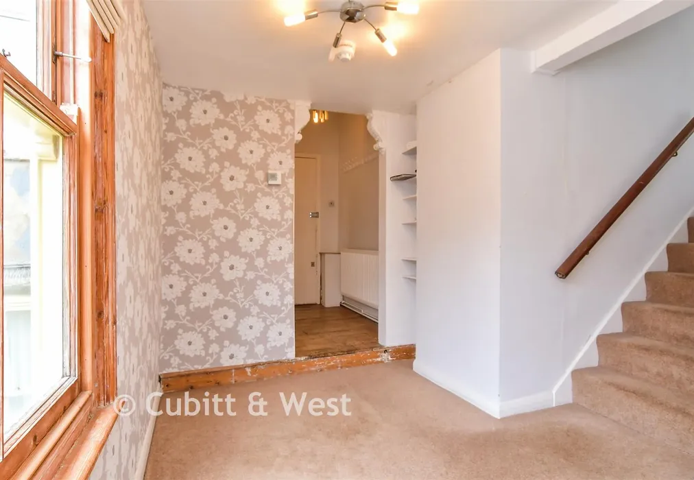 Hallway - Regency Square, Brighton, East Sussex - Wards of Kent