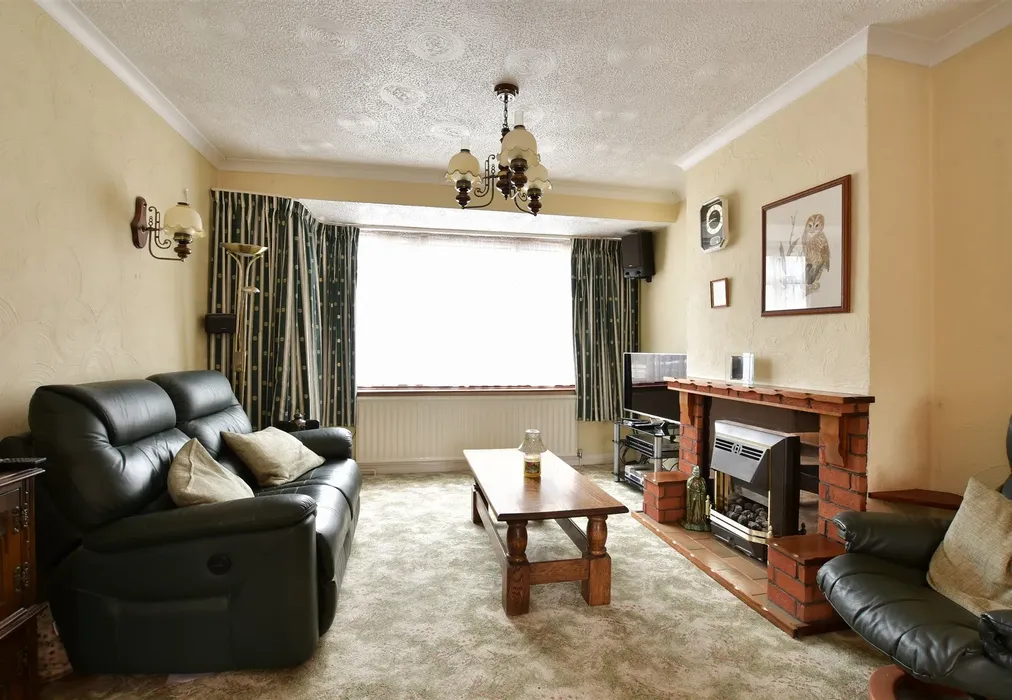 Lounge - Upper Rainham Road, Hornchurch, Essex - Wards of Kent