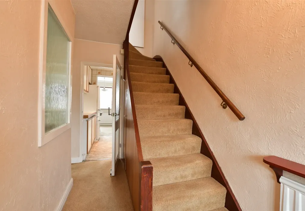 Hallway - Upper Rainham Road, Hornchurch, Essex - Wards of Kent