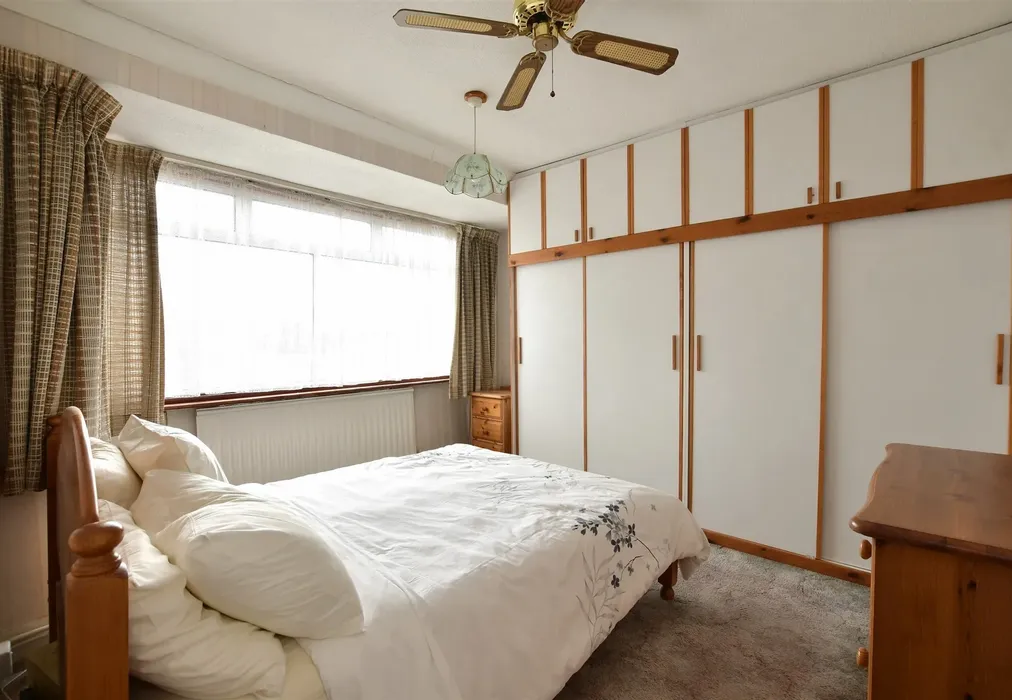 Bedroom 1 - Upper Rainham Road, Hornchurch, Essex - Wards of Kent