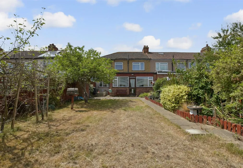Rear Garden - Upper Rainham Road, Hornchurch, Essex - Wards of Kent