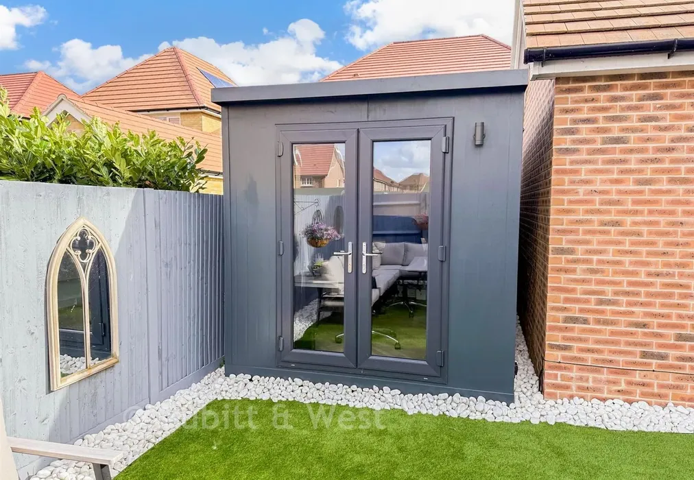 Outbuilding - Fennel Drive, Chichester, West Sussex - Wards of Kent