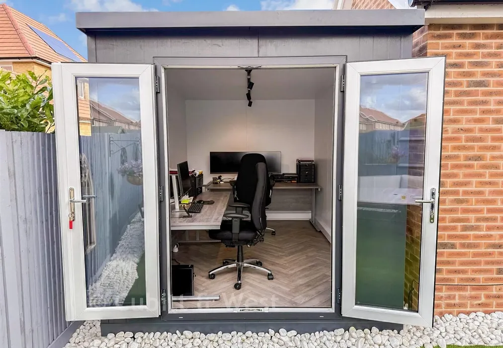Outbuilding - Fennel Drive, Chichester, West Sussex - Wards of Kent