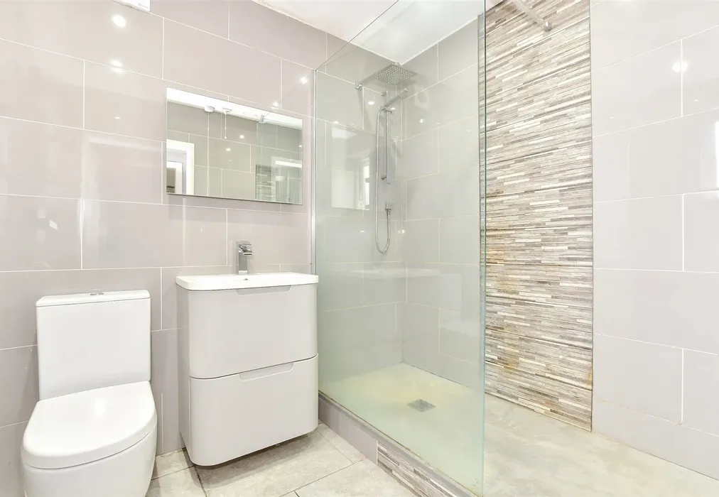 Shower Room - Brighton Road, Monks Gate, Horsham, West Sussex - Wards of Kent