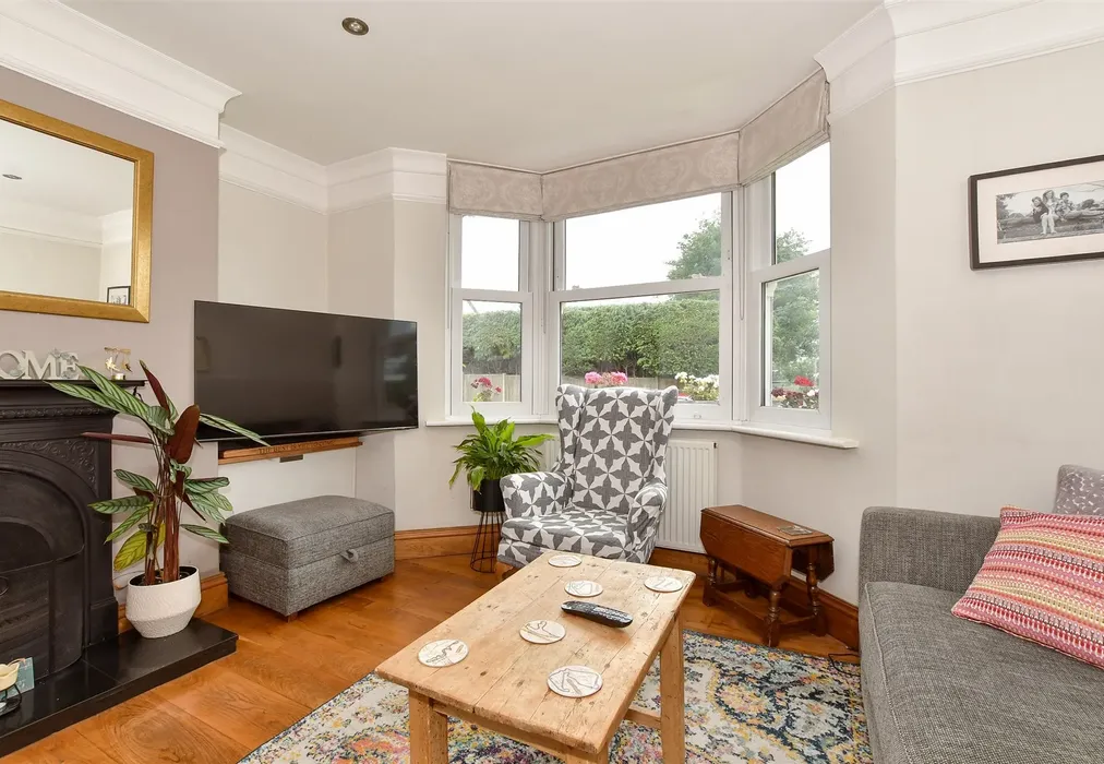 Lounge - Brighton Road, Monks Gate, Horsham, West Sussex - Wards of Kent