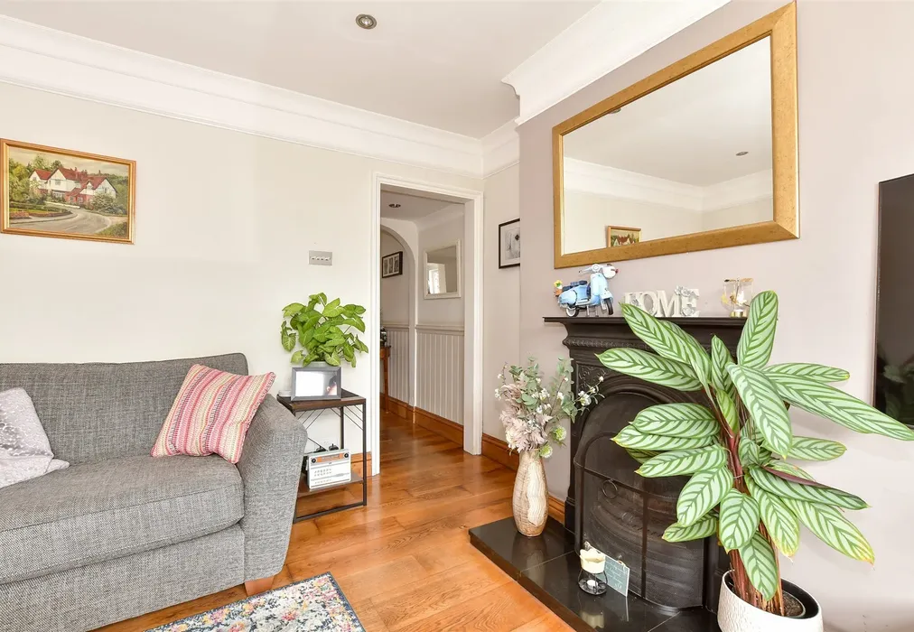 Internal Lifestyle Photograph - Brighton Road, Monks Gate, Horsham, West Sussex - Wards of Kent