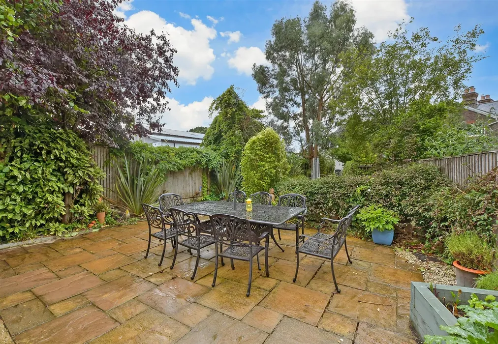 Rear Garden - Brighton Road, Monks Gate, Horsham, West Sussex - Wards of Kent