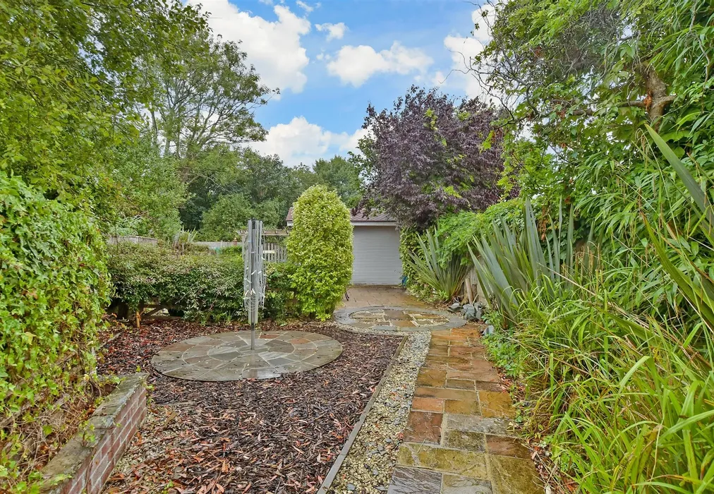 Rear Garden - Brighton Road, Monks Gate, Horsham, West Sussex - Wards of Kent