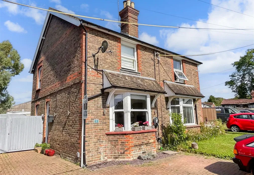 Front. - Brighton Road, Monks Gate, Horsham, West Sussex - Wards of Kent