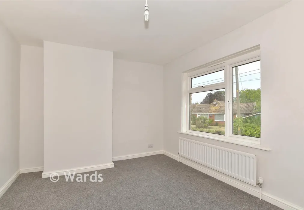 Bedroom 1 - The Street, Faversham, Kent - Wards of Kent