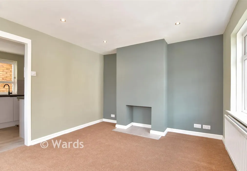 Lounge - The Street, Faversham, Kent - Wards of Kent