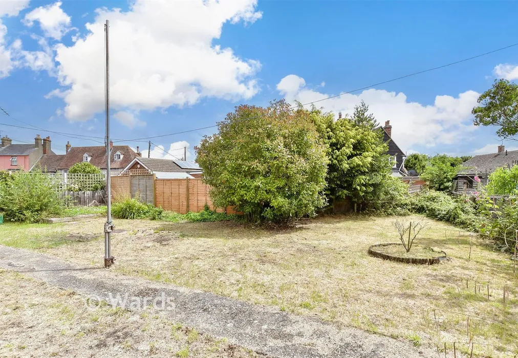 Rear Garden - The Street, Faversham, Kent - Wards of Kent