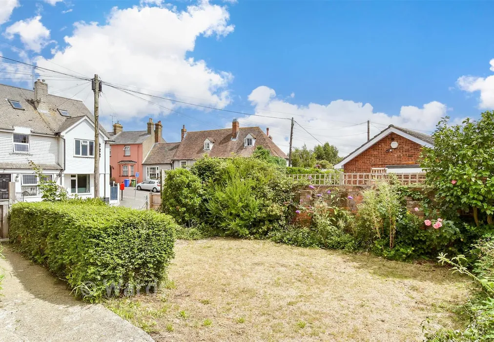 Side Garden - The Street, Faversham, Kent - Wards of Kent