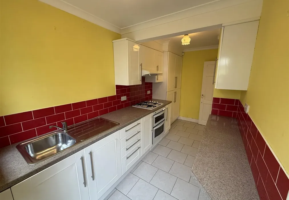 Kitchen - Cheviot Close, Bexleyheath, Kent - Wards of Kent